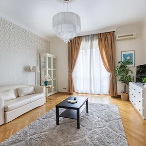  Apartment Gde Karoly Apartmant Hungary